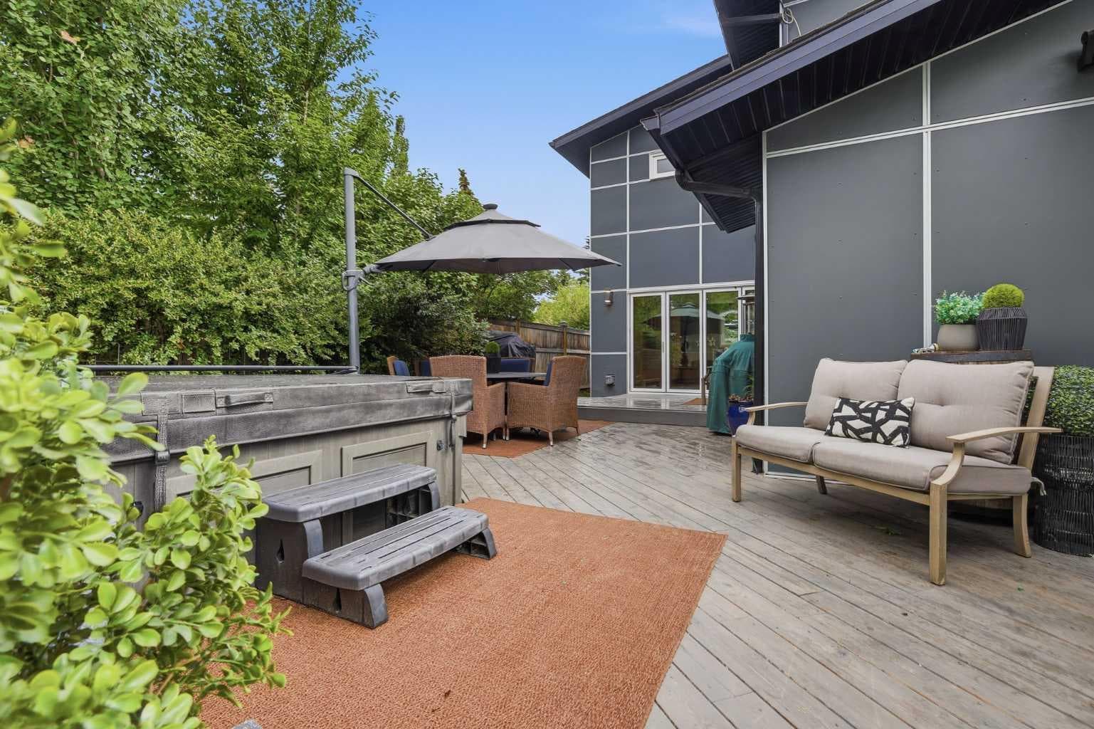 349 Capri Avenue NW