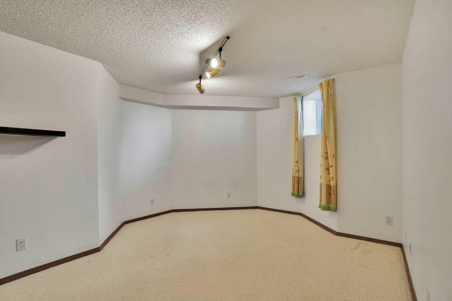 88 Edelweiss Drive NW
