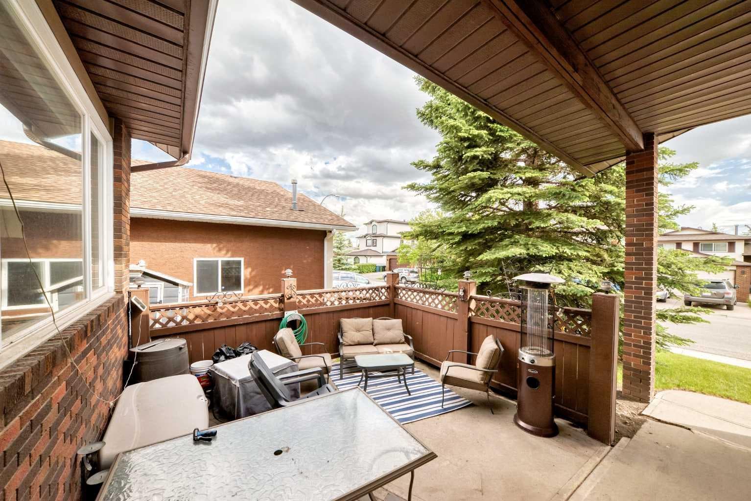 88 Castlefall Way NE