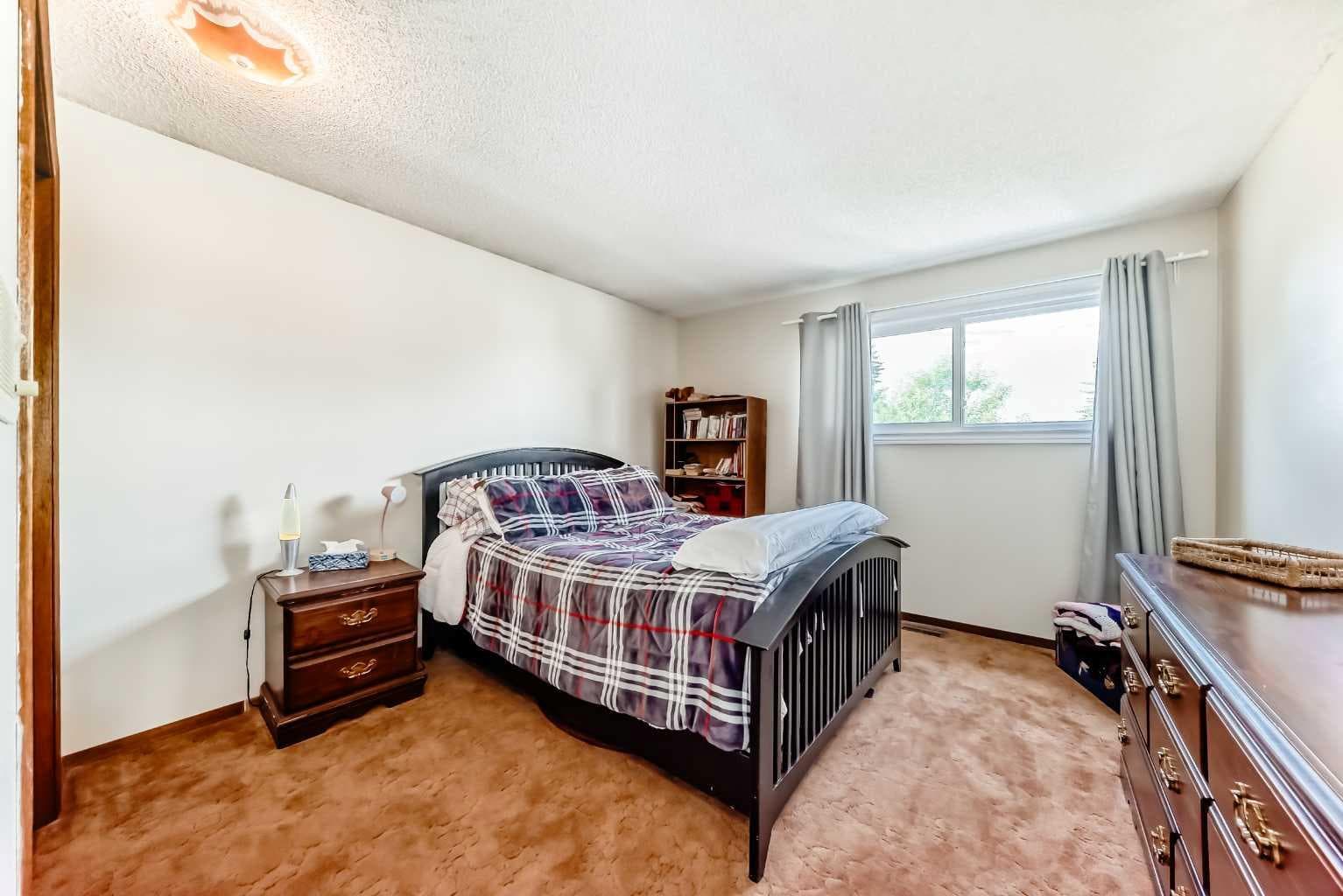 88 Castlefall Way NE