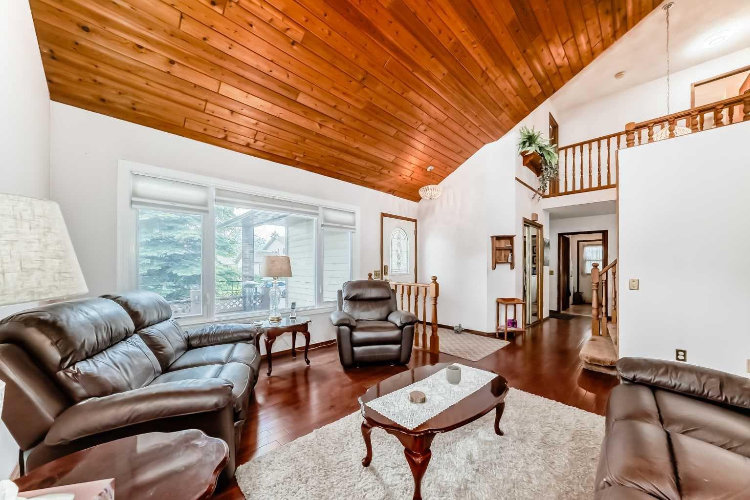 88 Castlefall Way NE