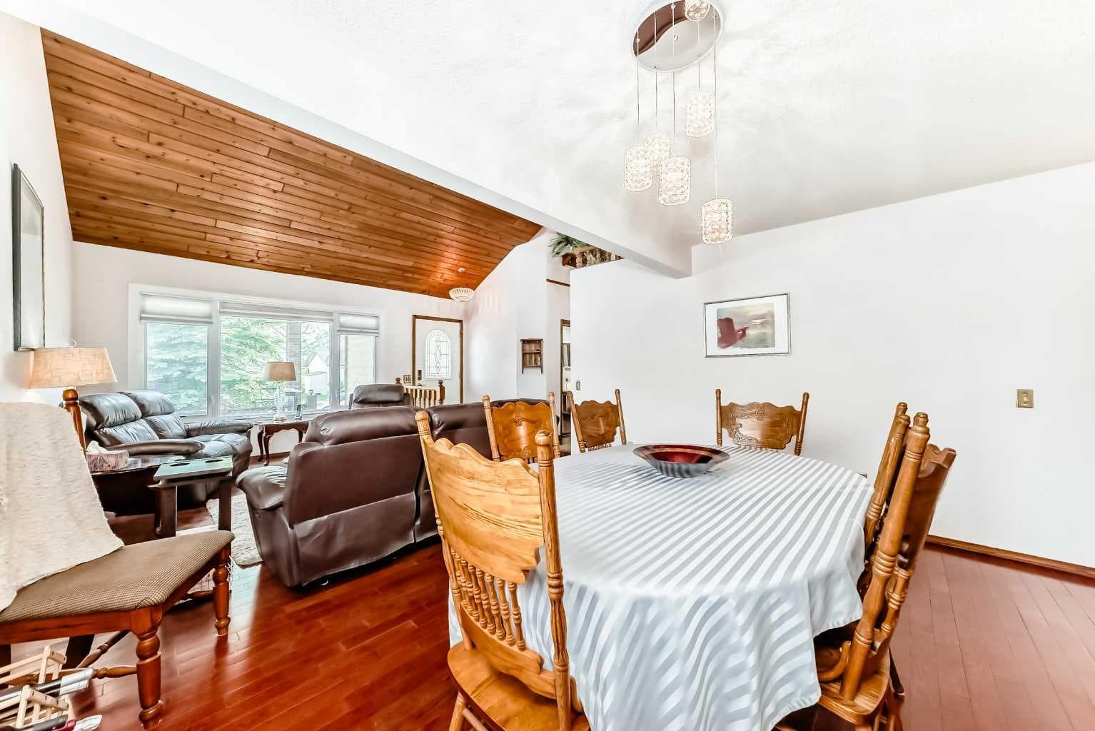 88 Castlefall Way NE