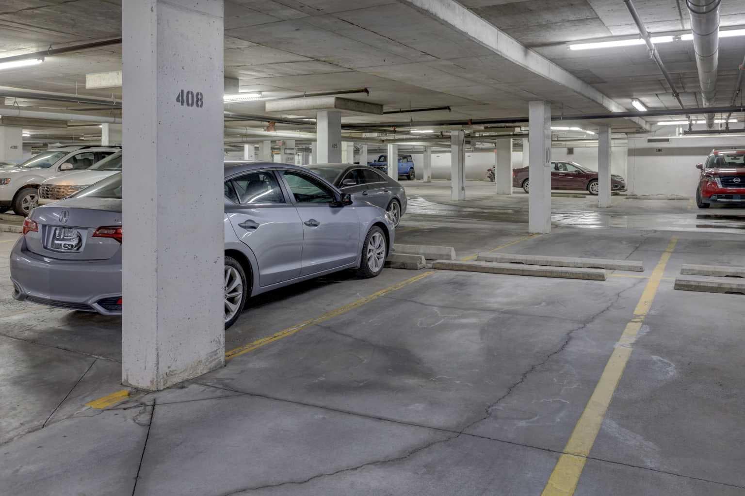 220, 70 Royal Oak Plaza NW