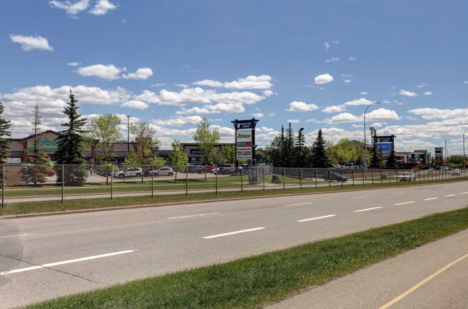 220, 70 Royal Oak Plaza NW