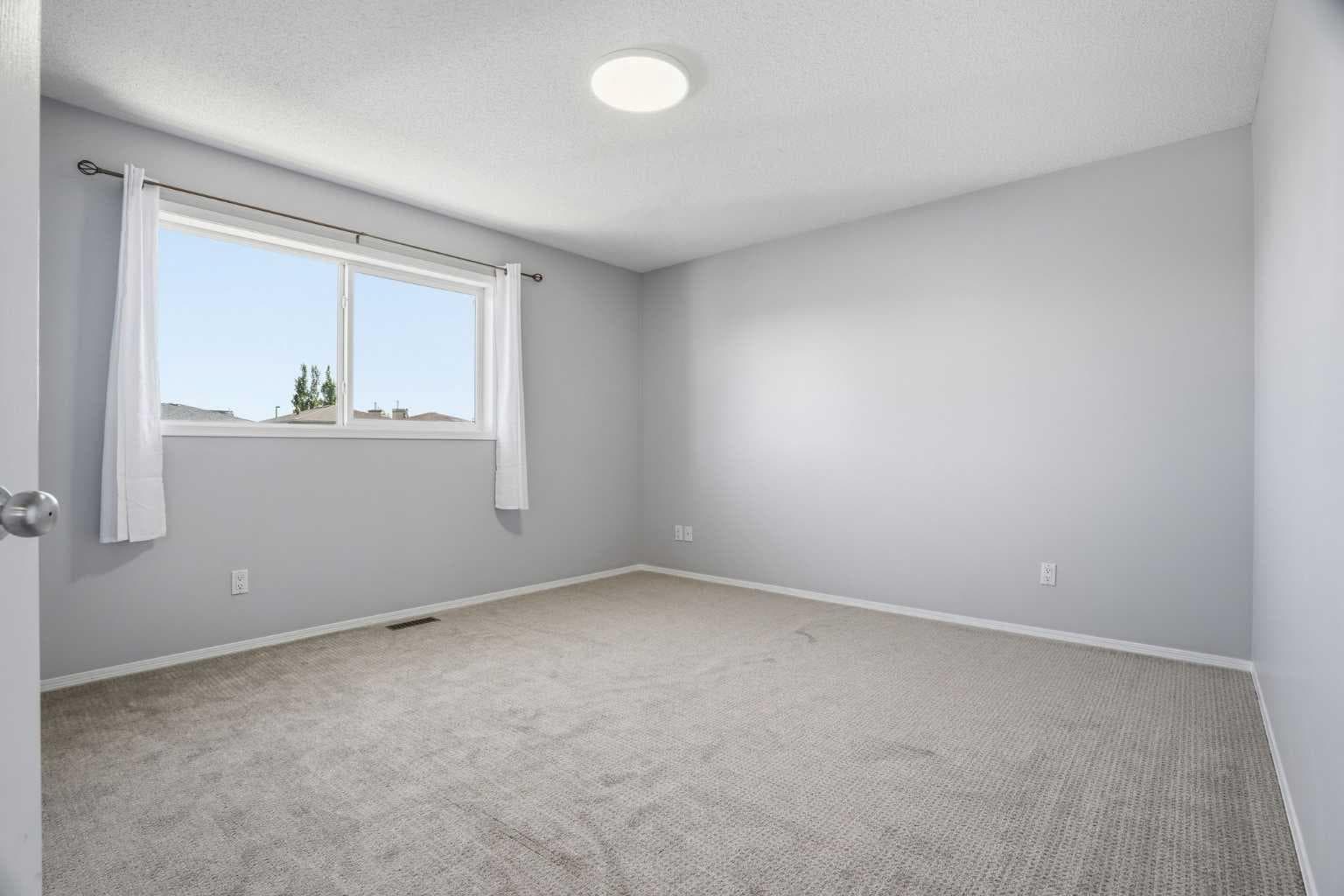 207 Sagewood Drive SW