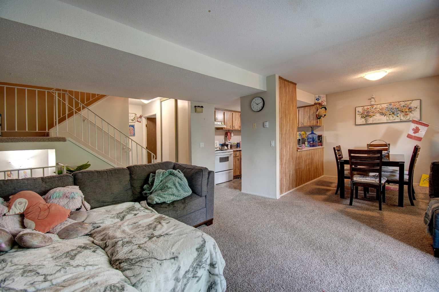 106, 2200 Woodview Drive SW