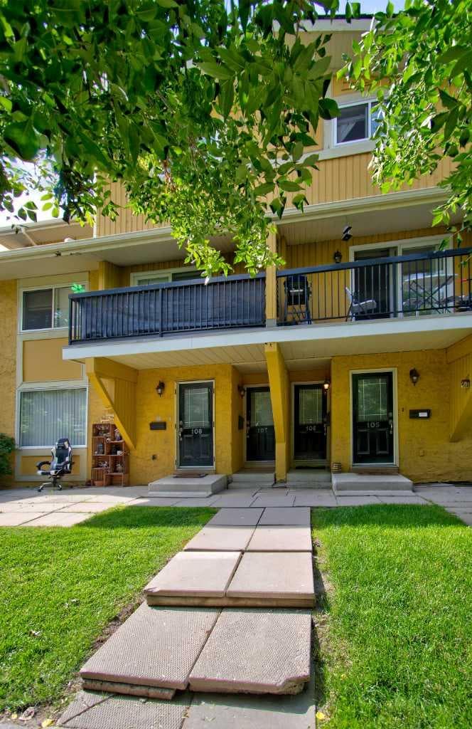 106, 2200 Woodview Drive SW