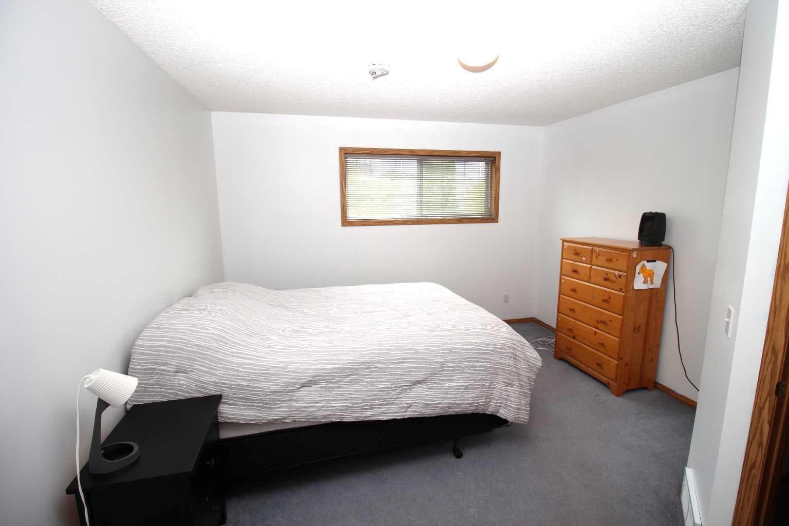 215 Millview Green SW