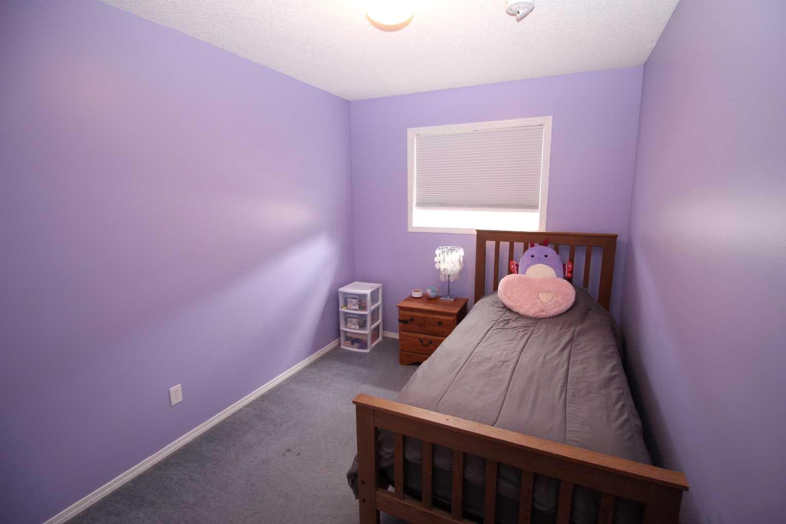 215 Millview Green SW