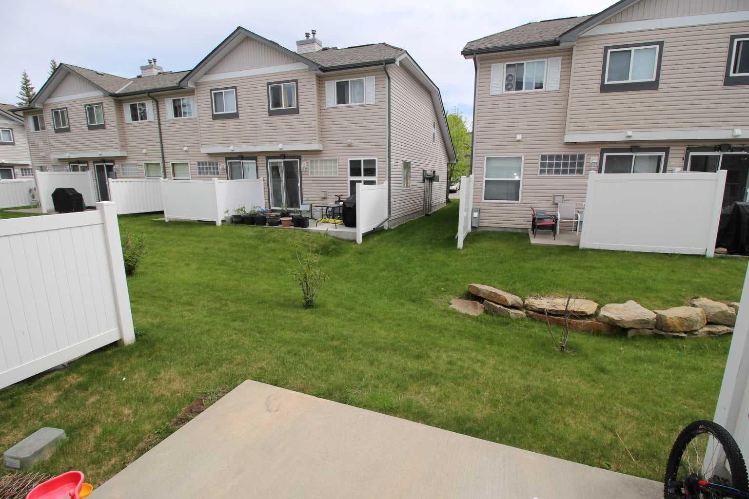 215 Millview Green SW