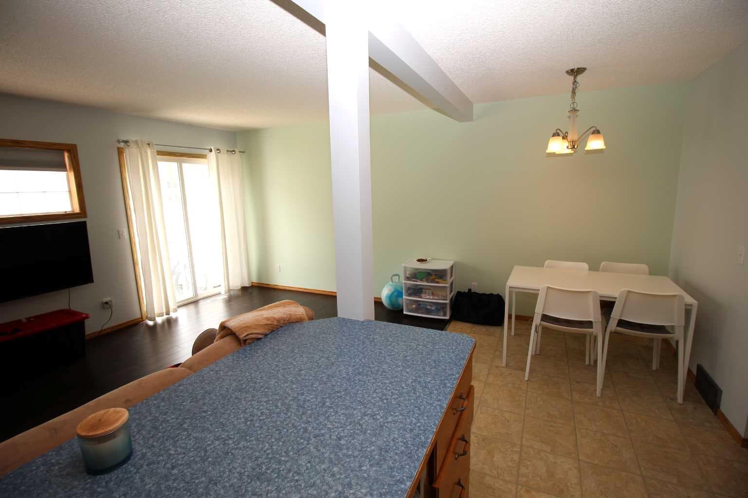 215 Millview Green SW