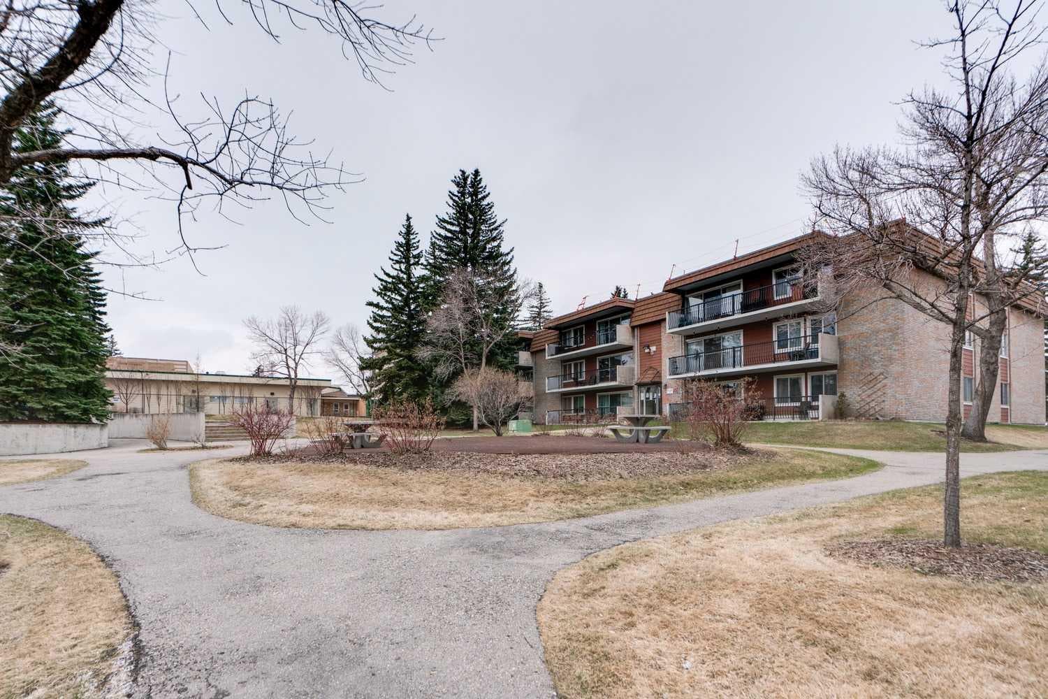 11A, 231 Heritage Drive SE