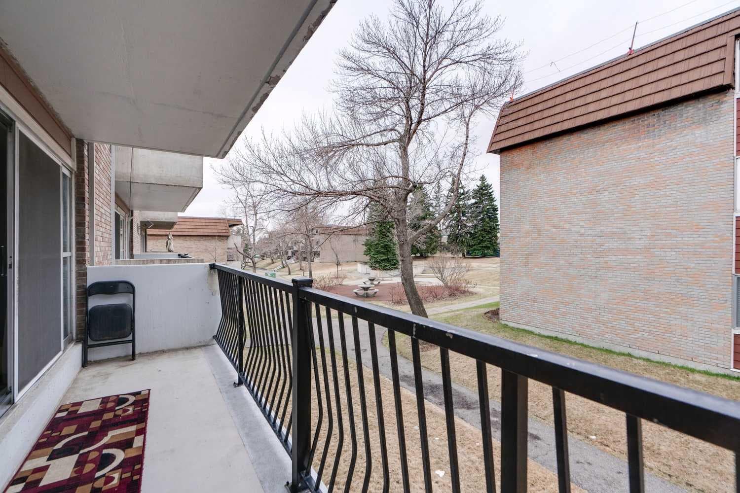 11A, 231 Heritage Drive SE