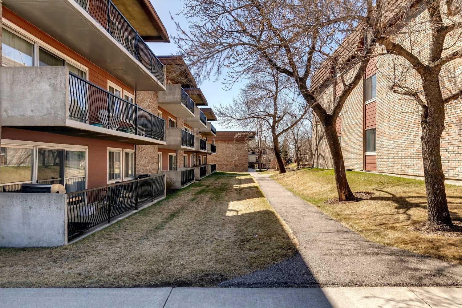 11A, 231 Heritage Drive SE