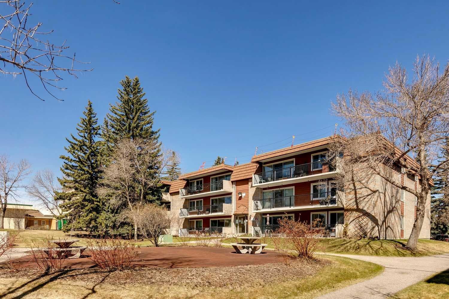 11A, 231 Heritage Drive SE