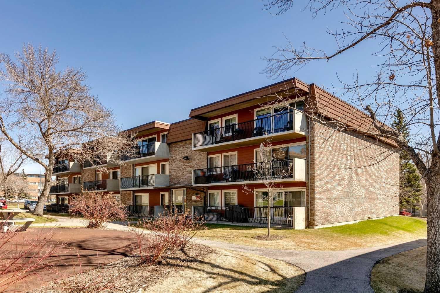 11A, 231 Heritage Drive SE