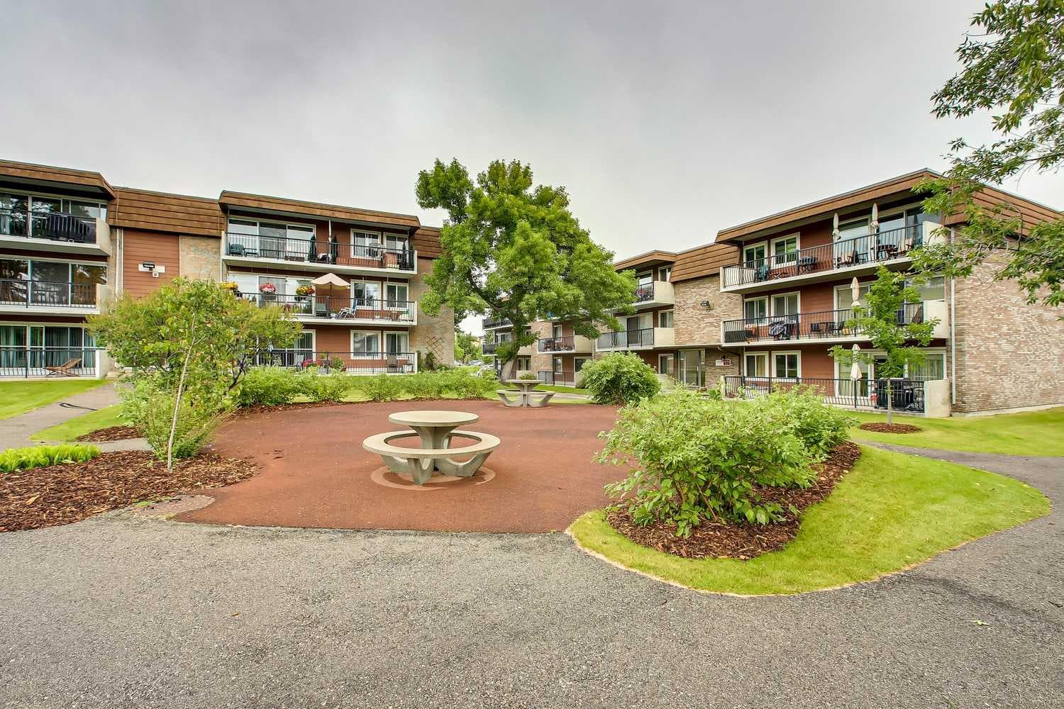 11A, 231 Heritage Drive SE