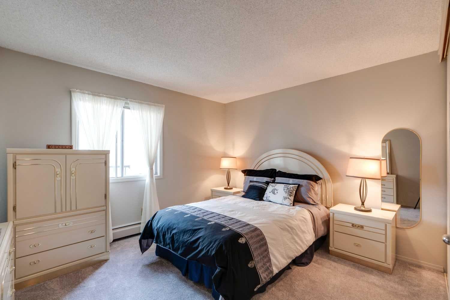11A, 231 Heritage Drive SE