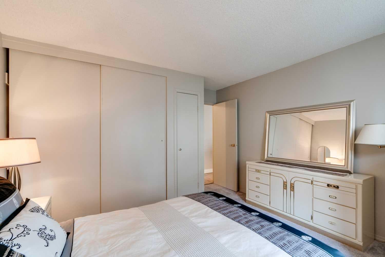 11A, 231 Heritage Drive SE