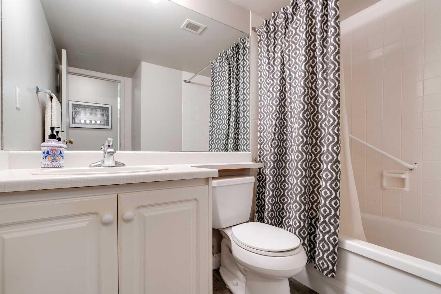 11A, 231 Heritage Drive SE
