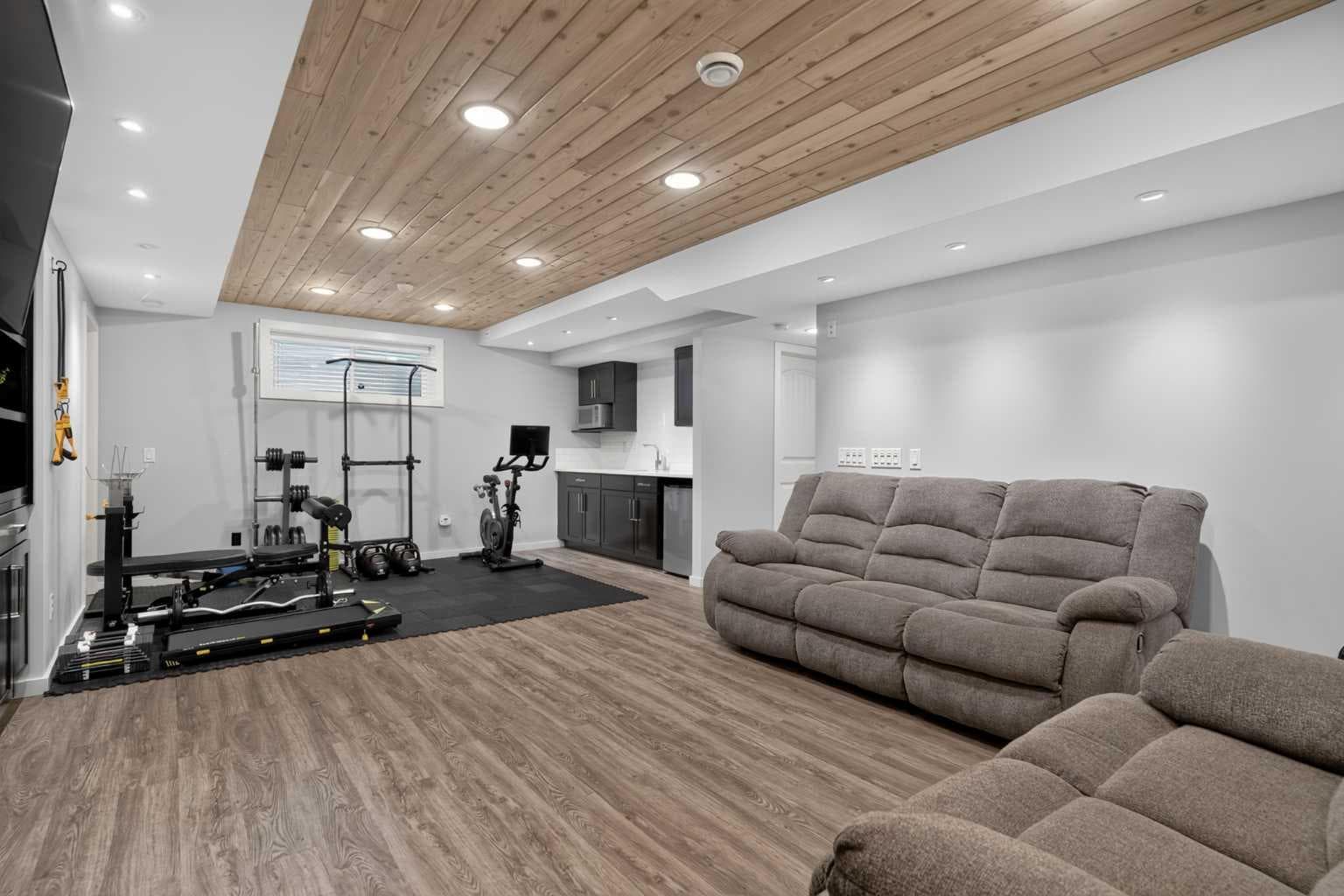 367 Mahogany Terrace SE