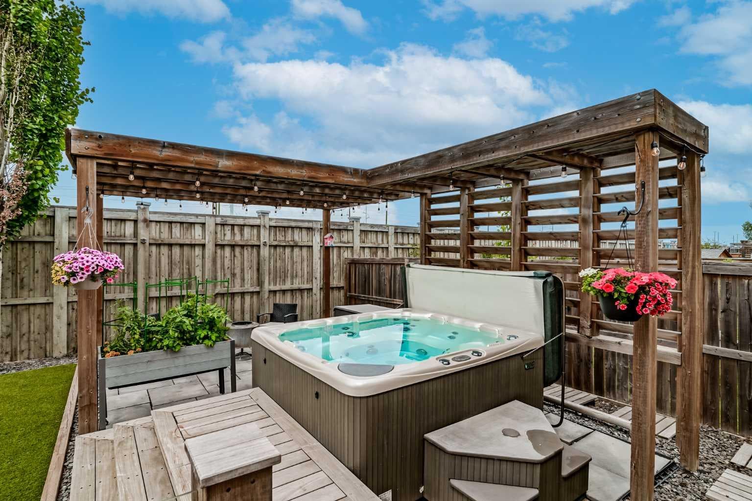 367 Mahogany Terrace SE