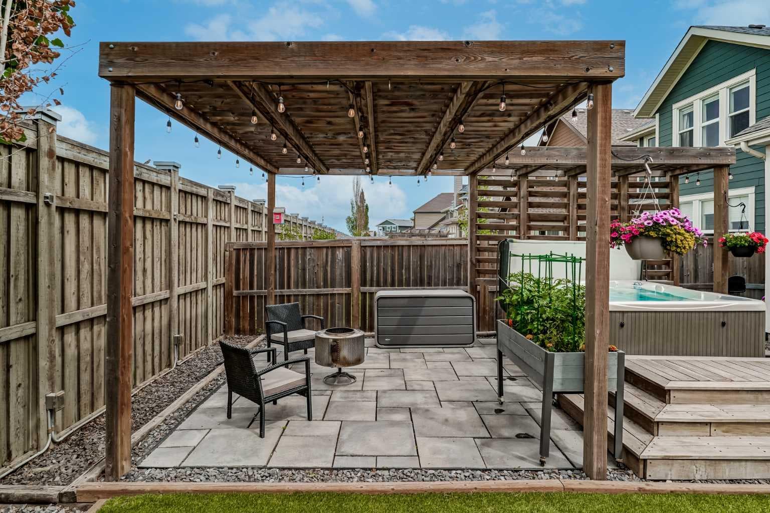 367 Mahogany Terrace SE