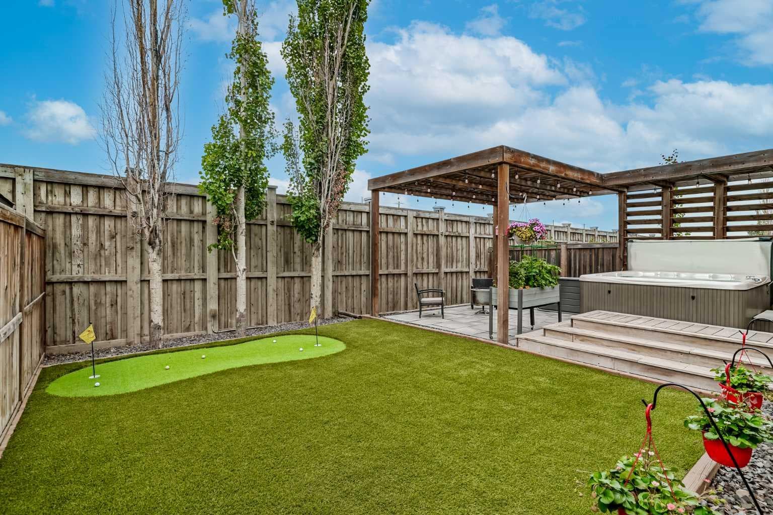 367 Mahogany Terrace SE