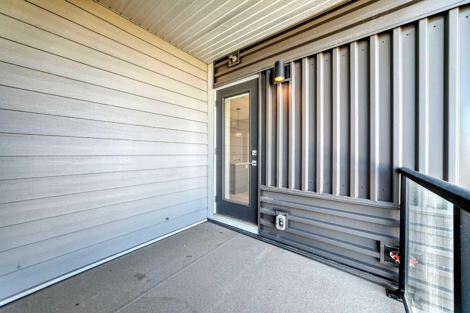 1217, 63 Corner Glen Crescent NE