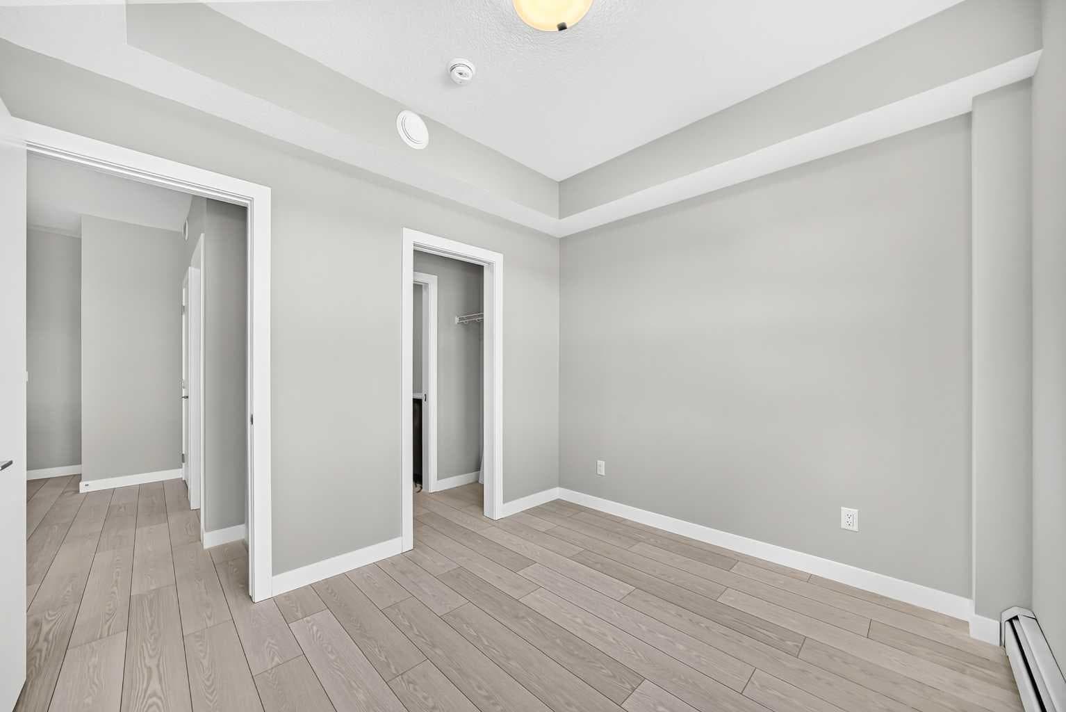 1217, 63 Corner Glen Crescent NE