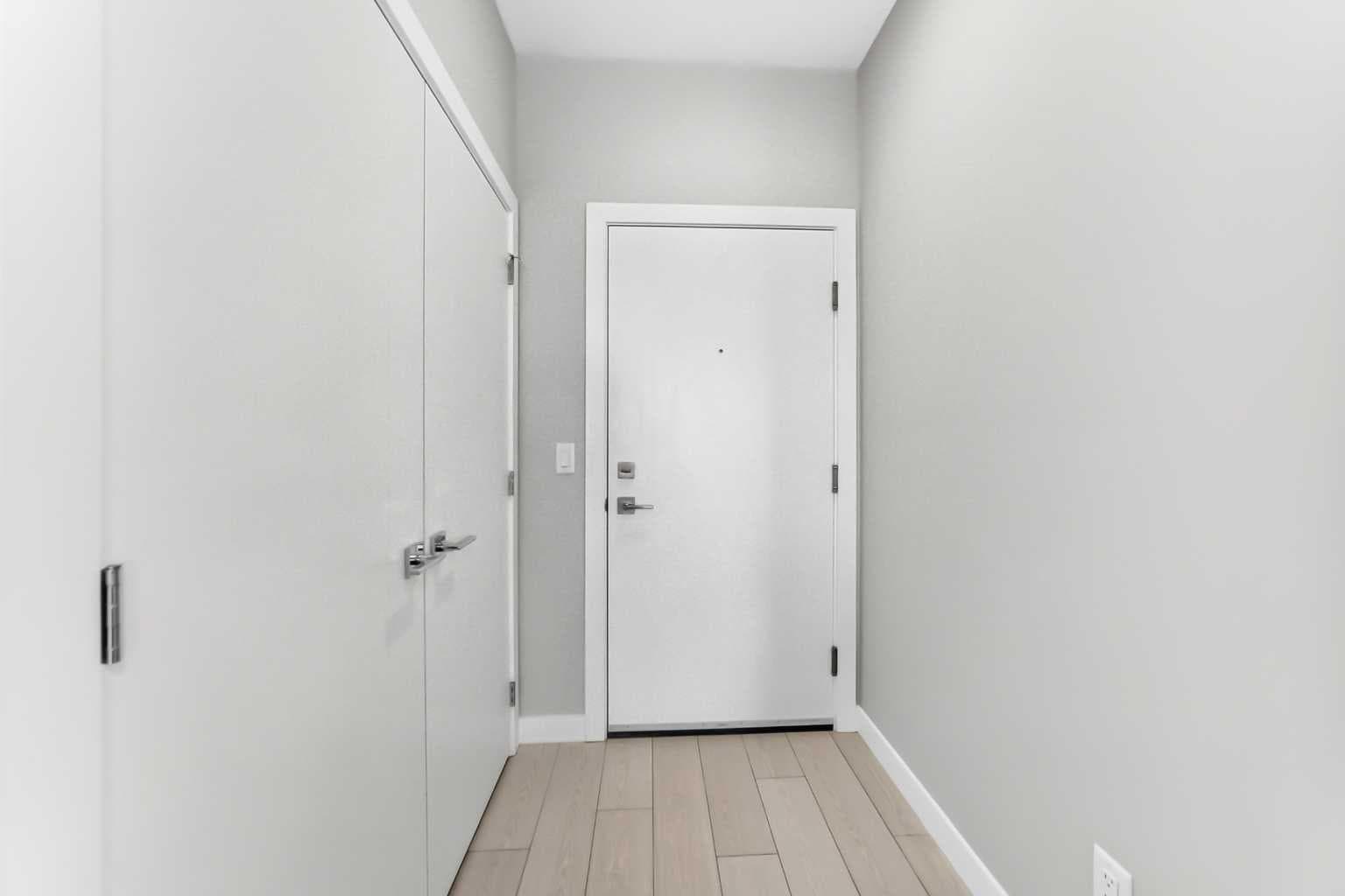 1217, 63 Corner Glen Crescent NE