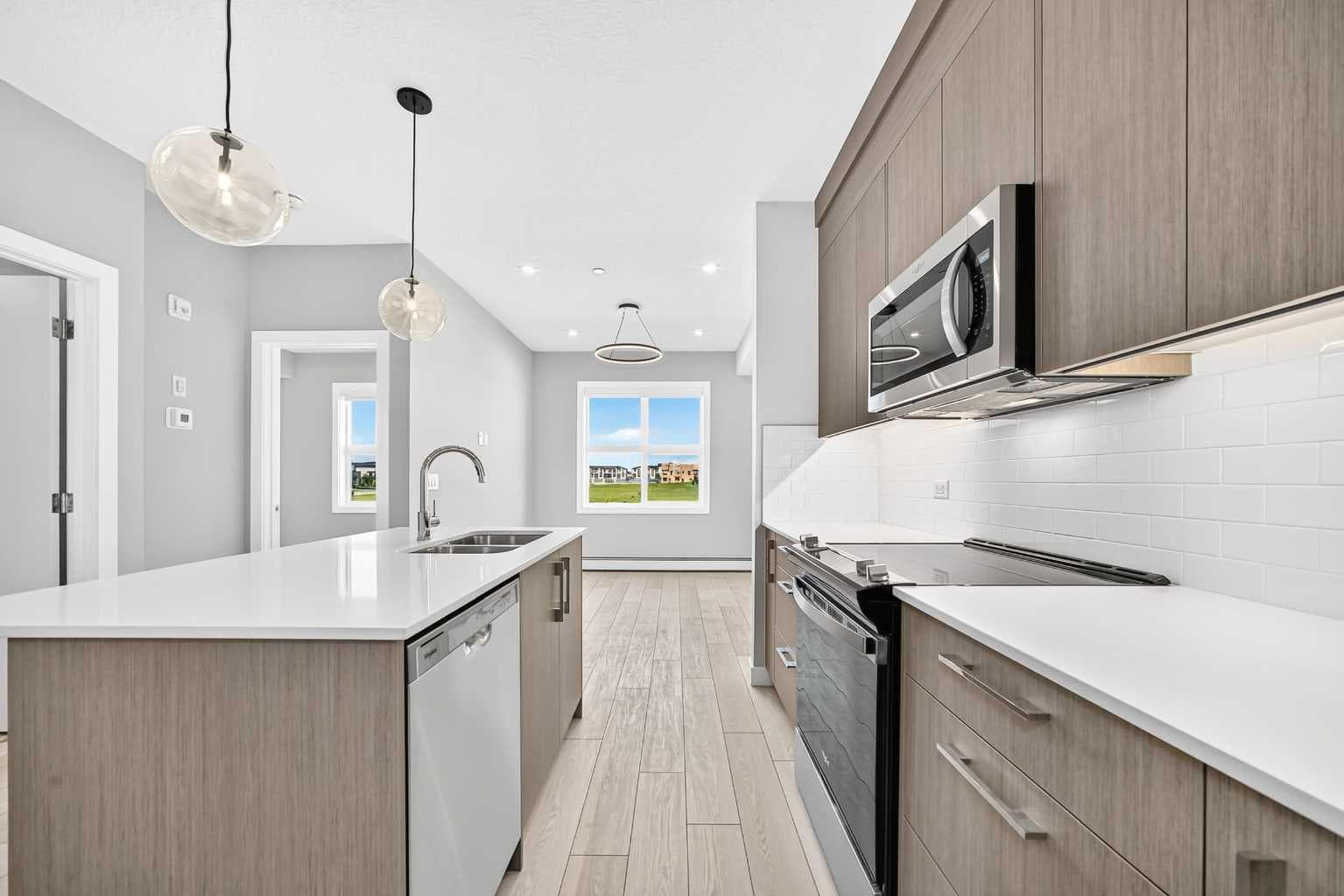 1217, 63 Corner Glen Crescent NE