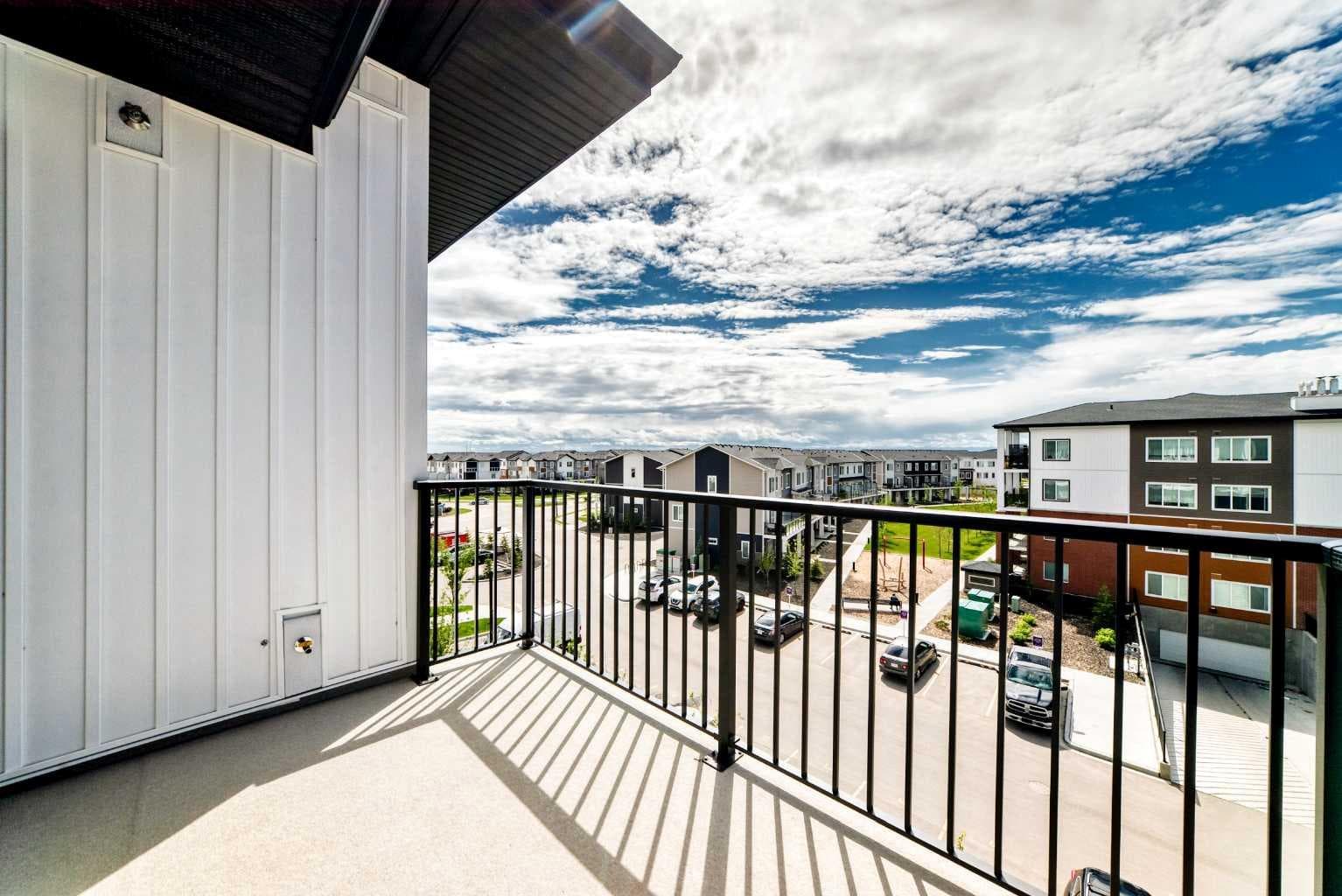 1406, 6 Merganser Drive West  