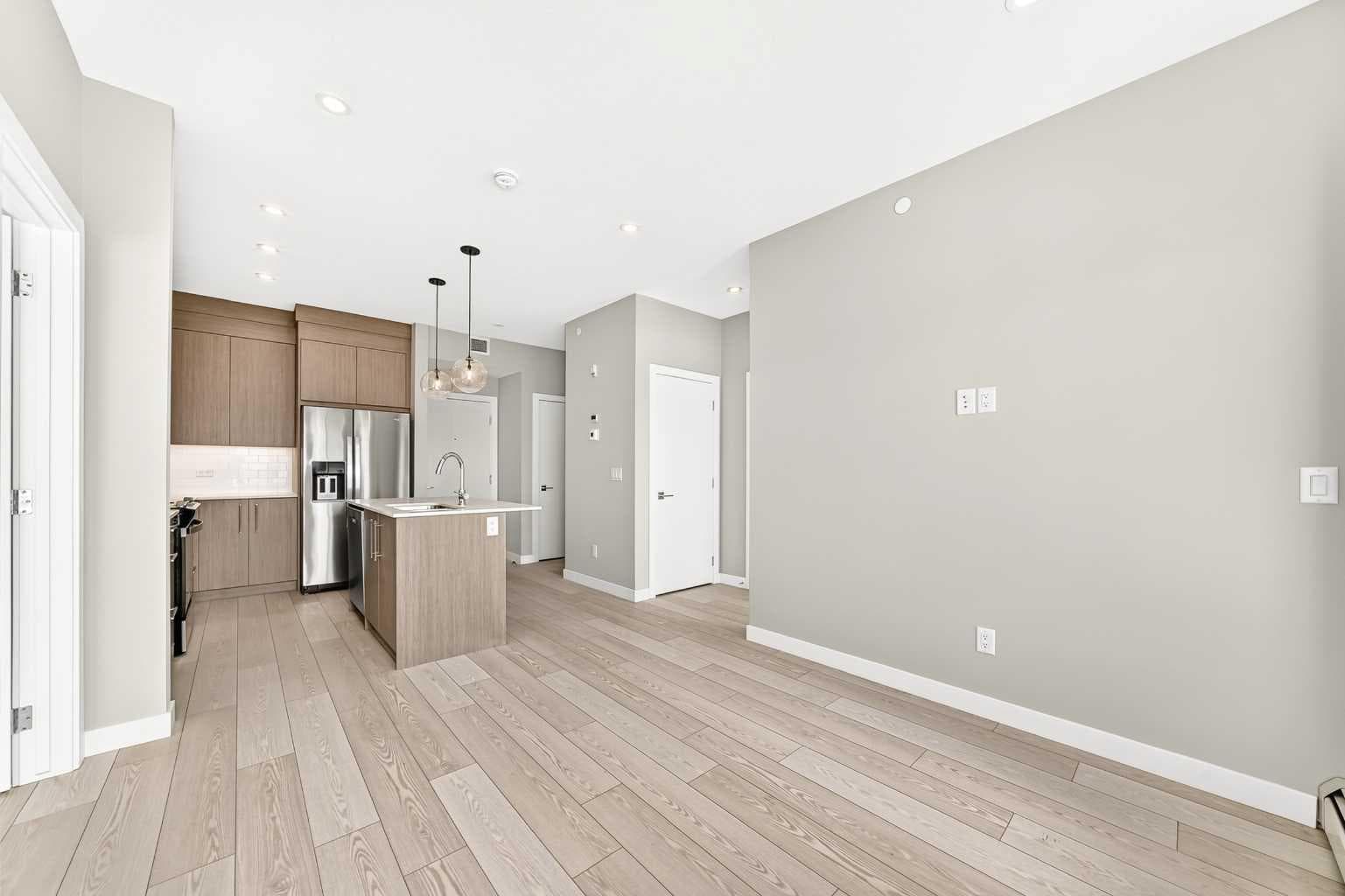 1406, 6 Merganser Drive West  