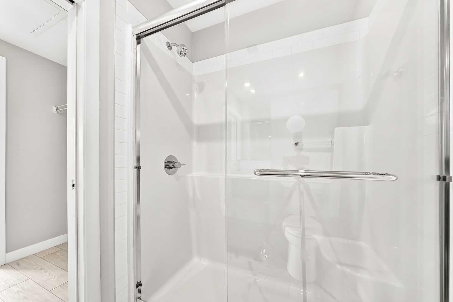 1406, 6 Merganser Drive West  