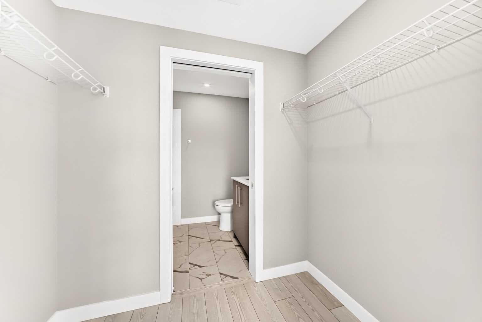 1406, 6 Merganser Drive West  