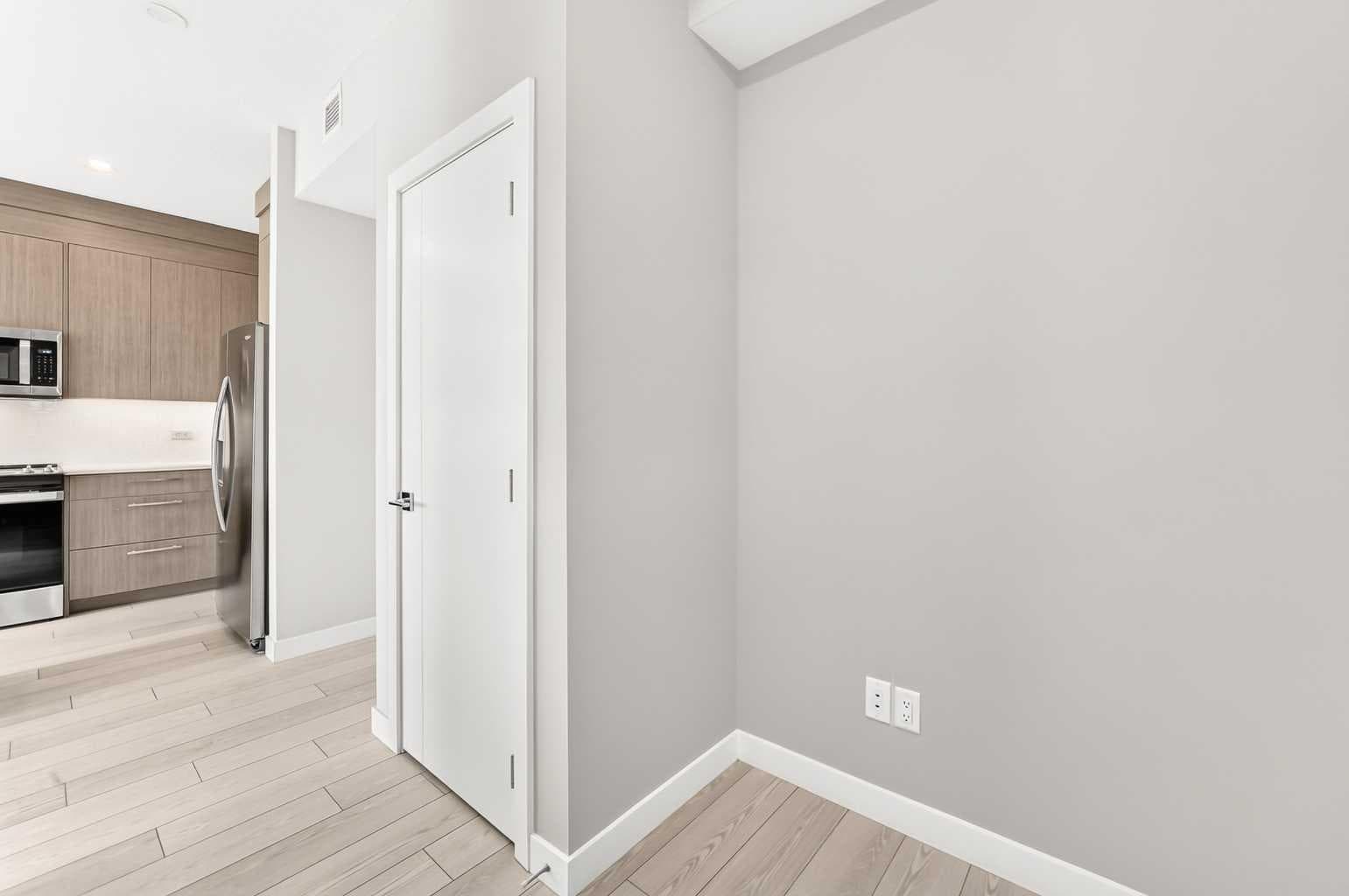 1406, 6 Merganser Drive West  