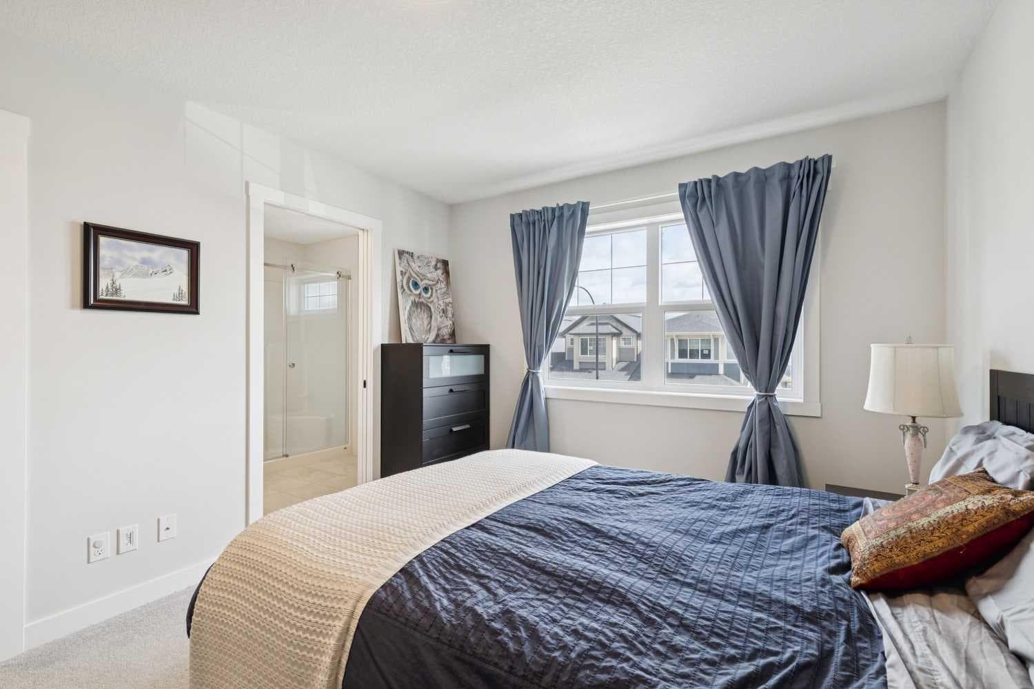 198 Legacy Reach Crescent SE