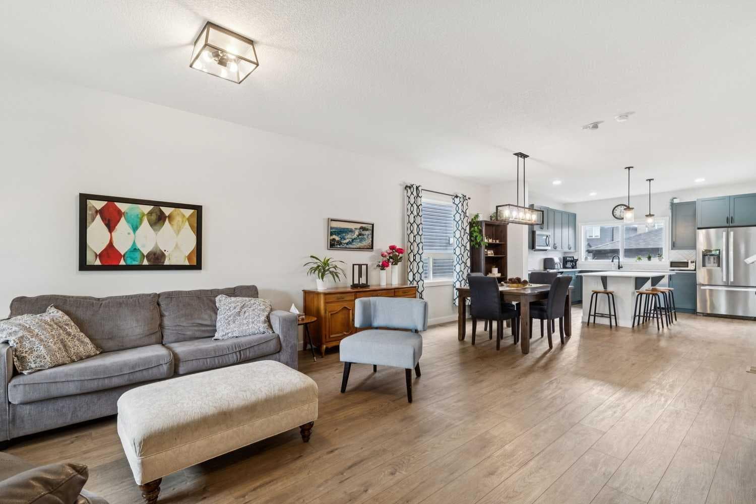 198 Legacy Reach Crescent SE