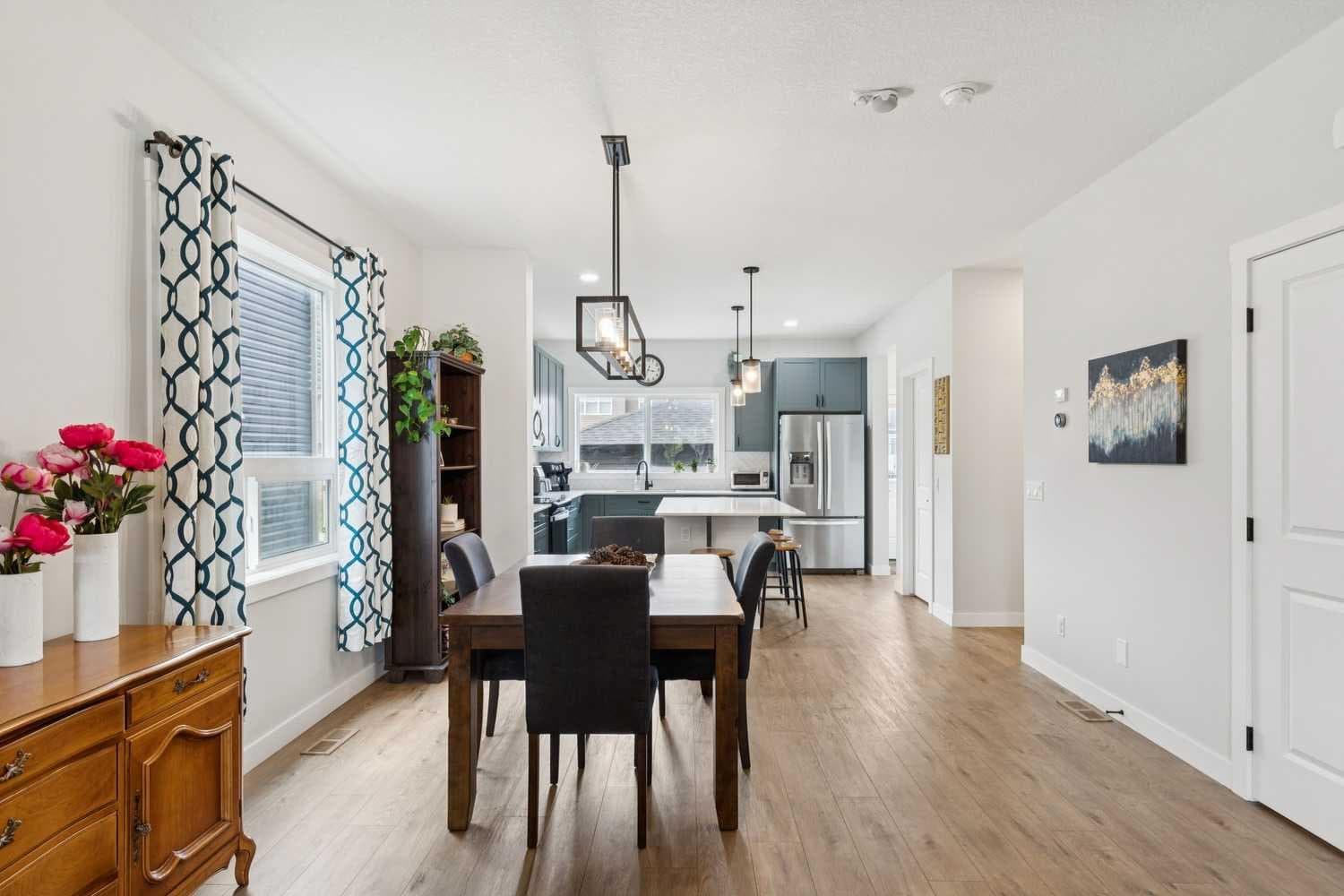 198 Legacy Reach Crescent SE