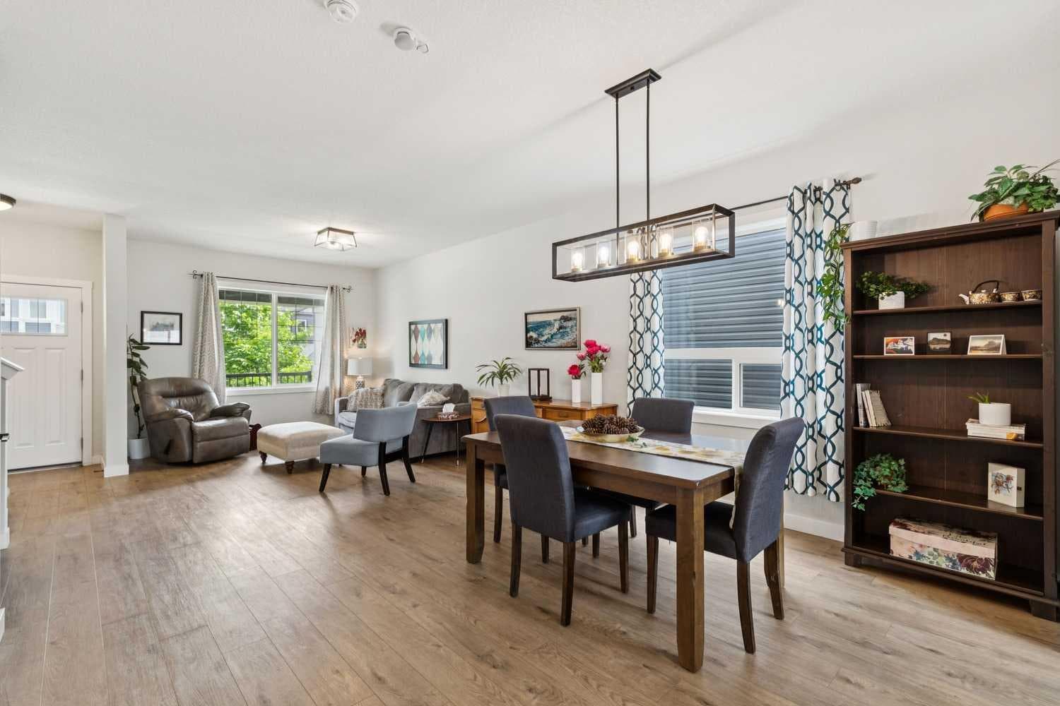 198 Legacy Reach Crescent SE