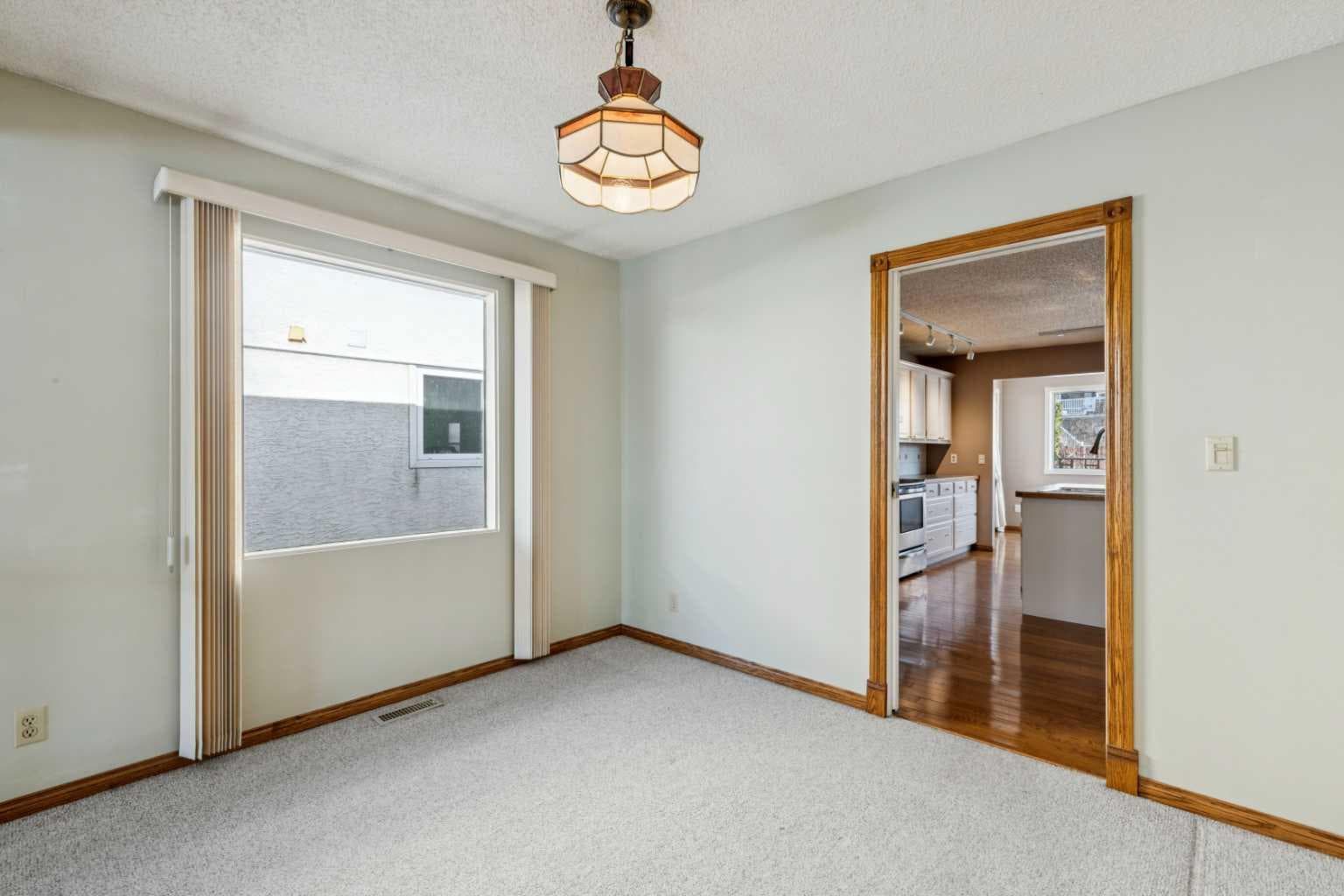 328 Norseman Road NW
