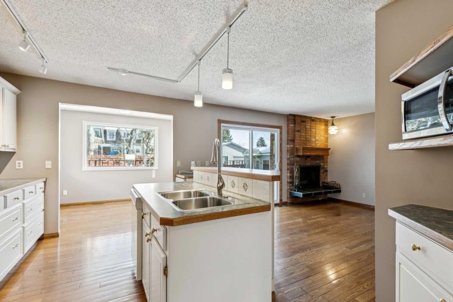 328 Norseman Road NW