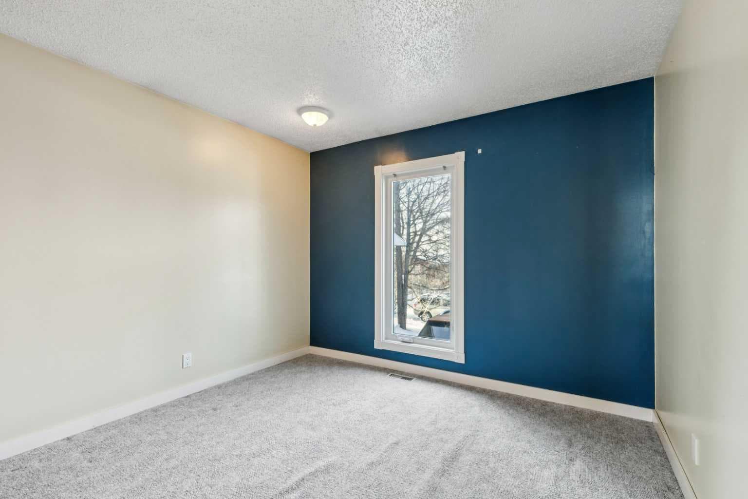 328 Norseman Road NW