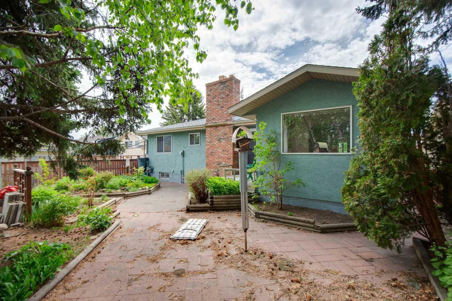328 Norseman Road NW
