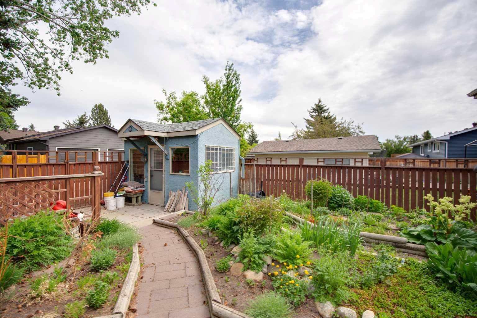 328 Norseman Road NW