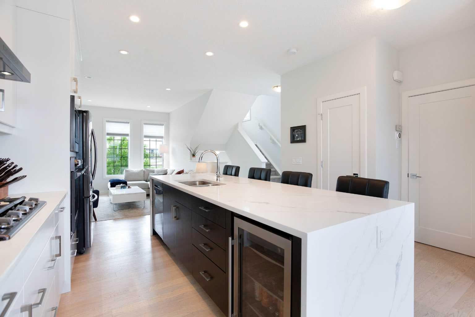 162 Greenbriar Way NW