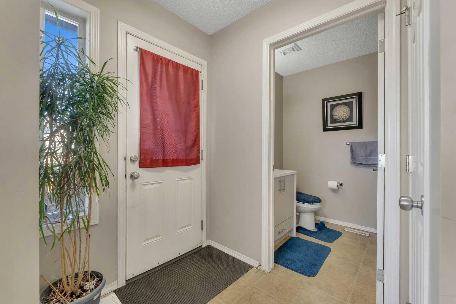 33 Saddlebrook Common NE