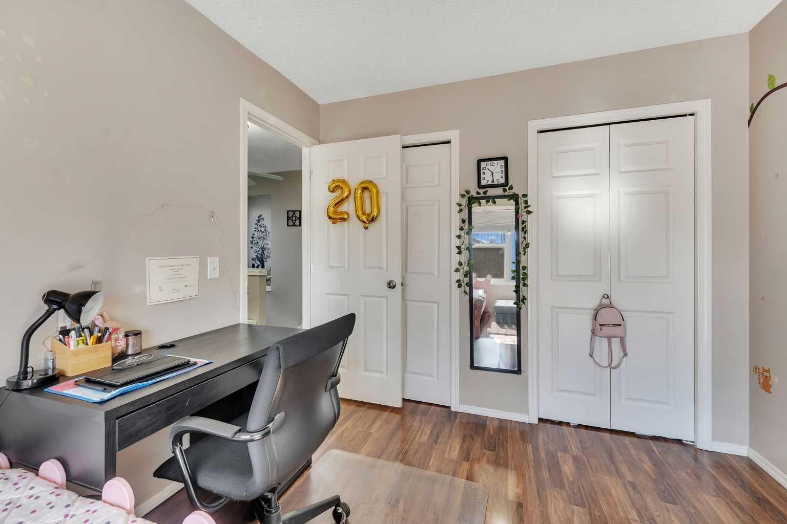 33 Saddlebrook Common NE