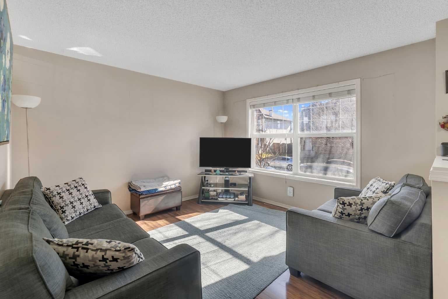 33 Saddlebrook Common NE